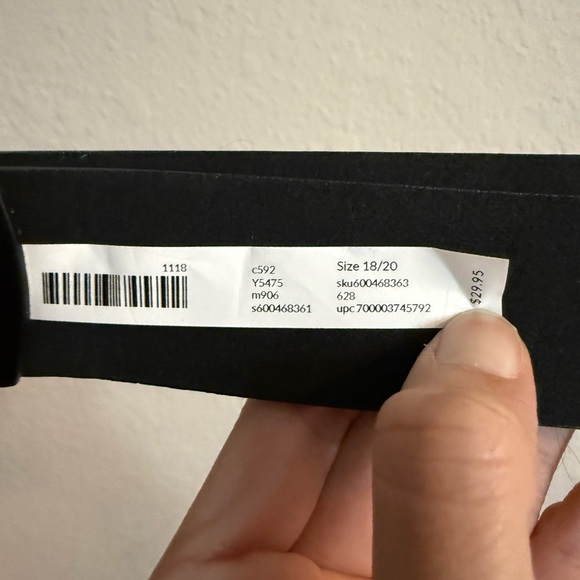 Wild Fable Women’s Black Belt with Silver Round Buckle - Picture 5 of 9